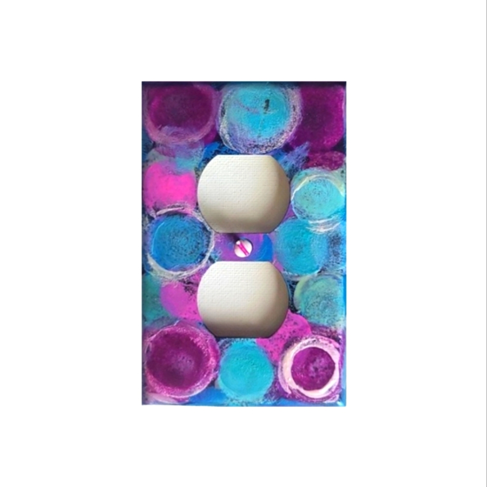 Hand Crafted  Abstract Design Duplex Outlet Wall Plate - Picture 2 of 2